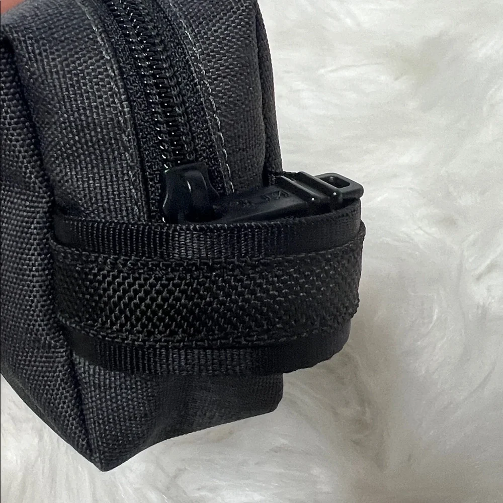 Tumi Men's Black Toiletry Bag -Compact Travel Dopp Kit